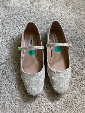 Steve Madden Women’s Boden Tan Linen Embroidered Daisy Mary Jane Flats Size 8